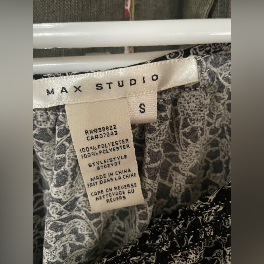 Max Studio Black and White Floral Peasant Blouse - Picture 2 of 3